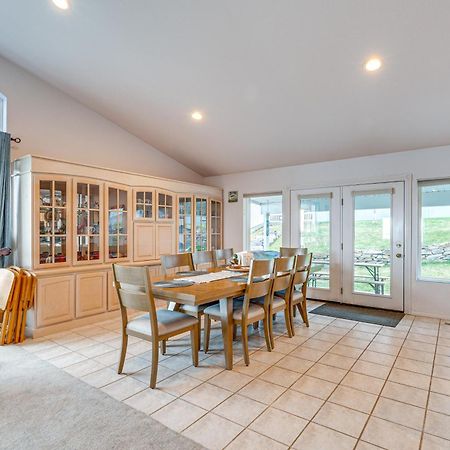 Inviting Great Falls Home With Wraparound Deck! Exterior foto